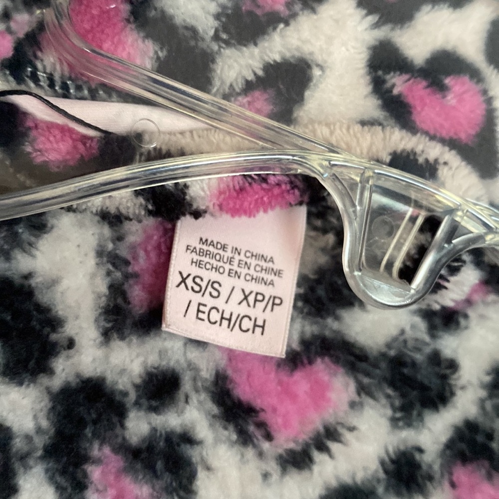Victoria’s Secret Robe - Picture 5 of 9